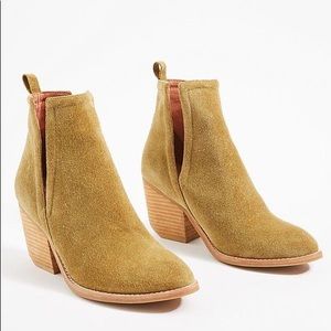 Anthropologie Jeffrey Campbell Orwell Suede Booties🖤